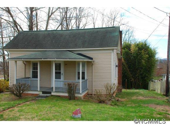 318 Martin Luther King Jr. Blvd, Hendersonville, NC 28792