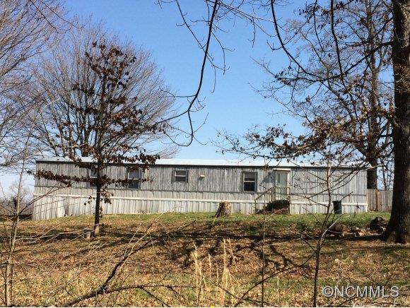 74/76 Bird Nest Ln., Hendersonville, NC 28792