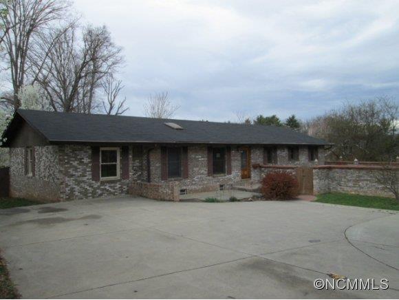 835 Sand Hill Rd, Asheville, NC 28806