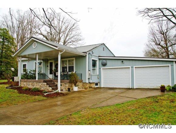 206 Mountain St, Black Mountain, NC 28711