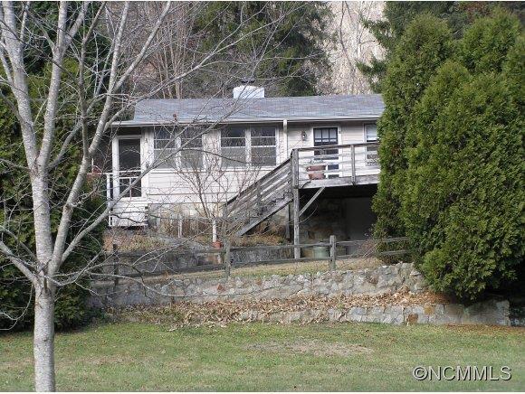 732 Crab Creek Road, Hendersonville, NC 28739