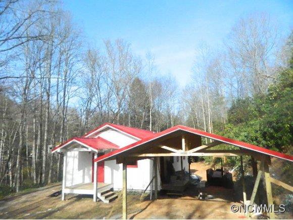 400 Gonce Drive, Mills River, NC 28759