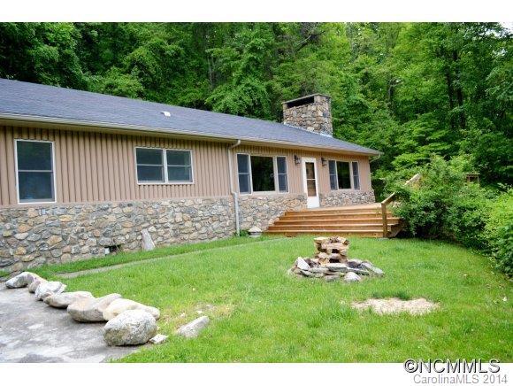 84 Edgewater Lane, Canton, NC 28716