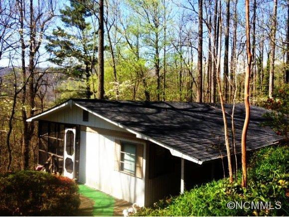 199 Upper Bat Cave Dr., Bat Cave, NC 28792