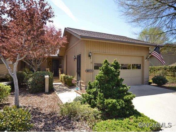 401 Wild Oak Lane, Hendersonville, NC 28791