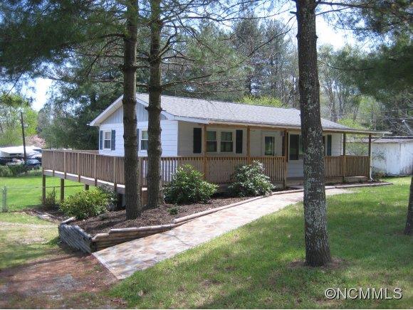 110 Cloverdale Drive, Hendersonville, NC 28792