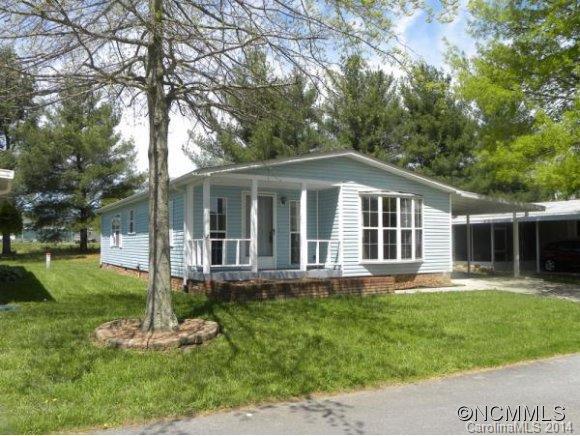 53 Double Oak Ct., Mills River, NC 28759