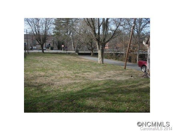 3281 Broad St., Clyde, NC 28721