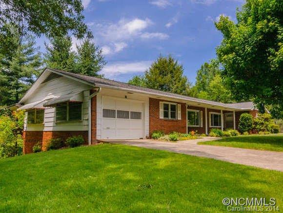 25 Oakdale Dr, Candler, NC 28715