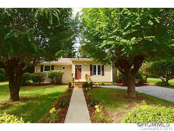 114 Ferndale Street, East Flat Rock, NC 28726