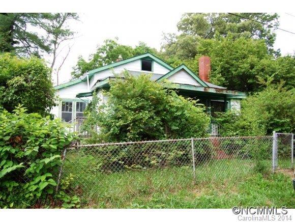 821 North Oak St., Hendersonville, NC 28791