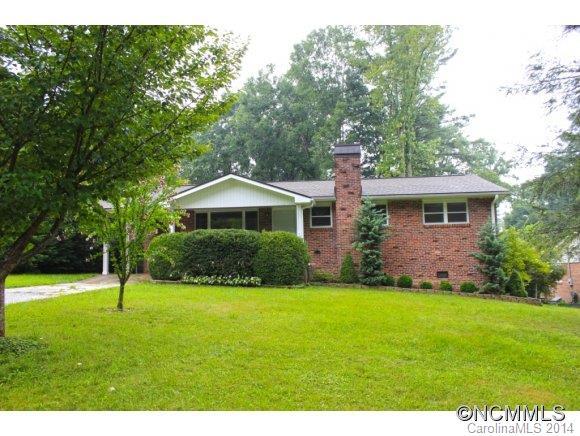 320 Kendale Court, East Flat Rock, NC 28726