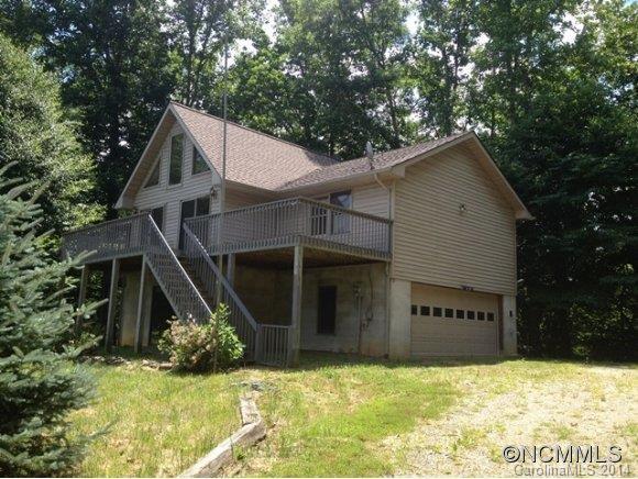 337 Deertrack Ln., Burnsville, NC 28714