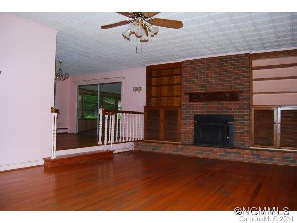 439 Rowland Road, Swannanoa, NC 28778