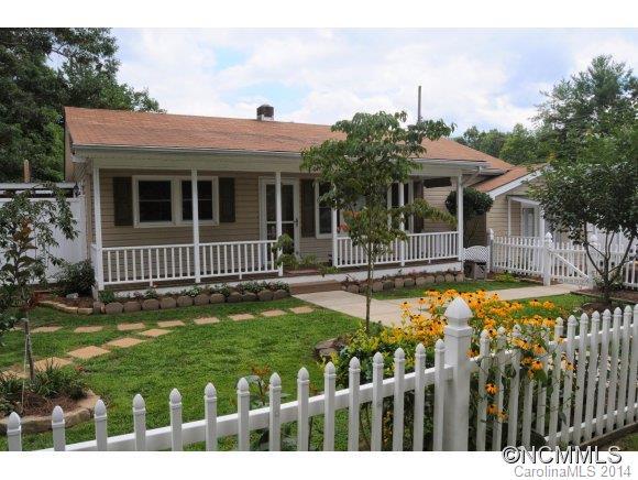 30 Gum Street, Hendersonville, NC 28791