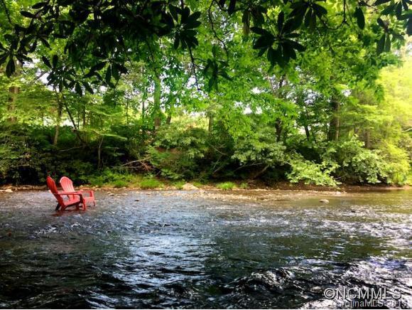 000 Halls Chapel Rd., Burnsville, NC 28714