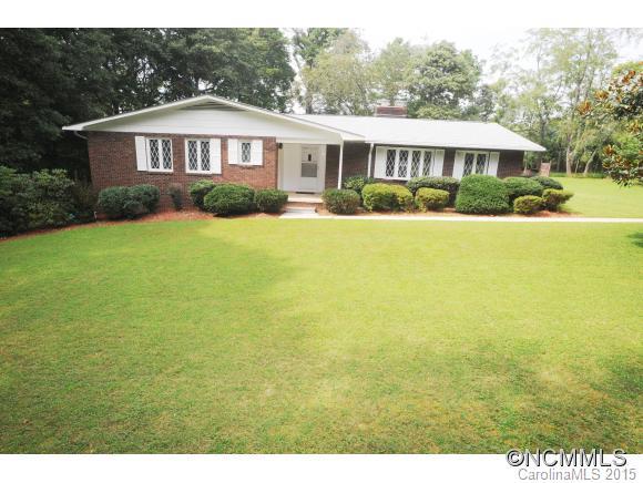 568 Long Shoals Rd, Arden, NC 28704