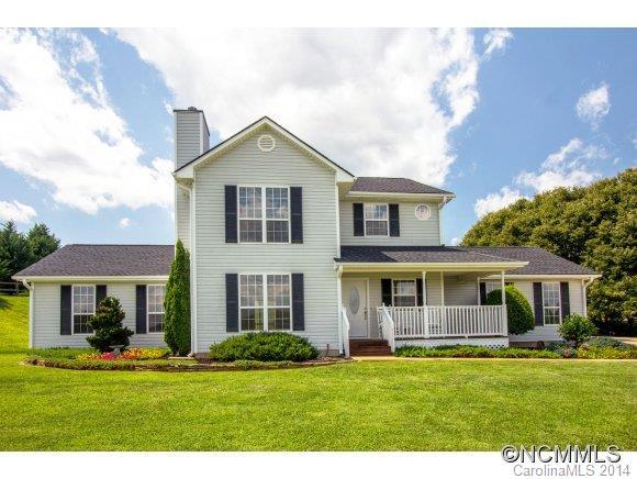 26 Wells Valley Dr, Leicester, NC 28748