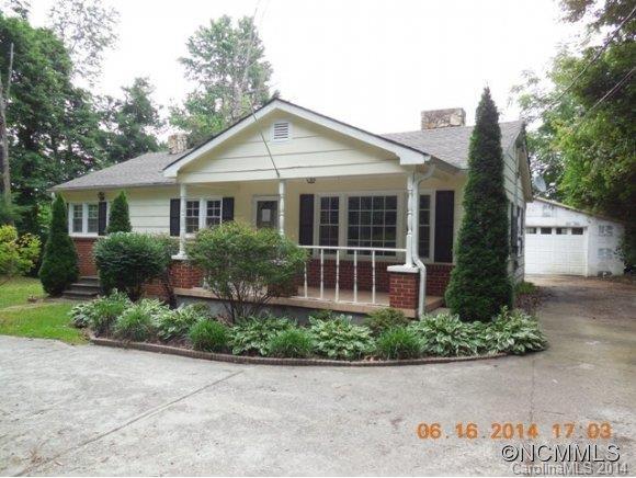 108 White Oak Dr., East Flat Rock, NC 28726