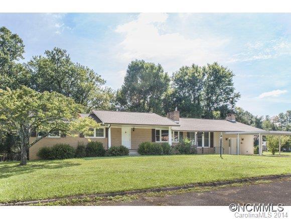 1620 Camelot Drive, Hendersonville, NC 28739