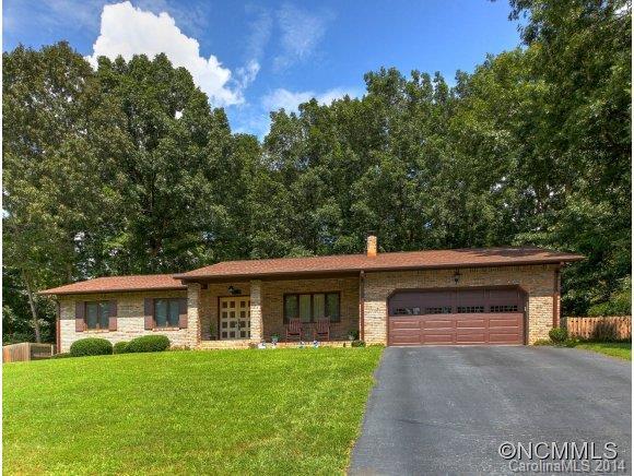 133 Greenfield Lane, Hendersonville, NC 28792