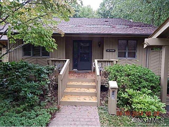 401 White Oak Dr., Hendersonville, NC 28791