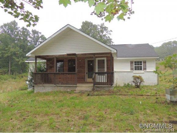 199 Terrys Gap Loop Rd, Hendersonville, NC 28732