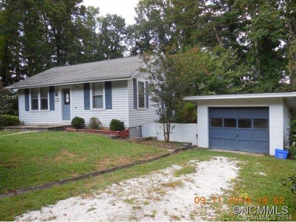 1812 Lower Ridgewood Blvd., Hendersonville, NC 28791