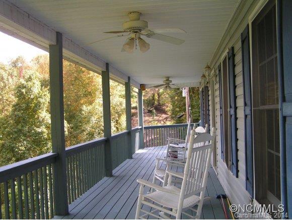 1121 White Pine Road, Burnsville, NC 28714