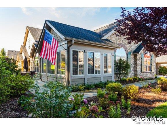 204 Summerfield Place, Hendersonville, NC 28731