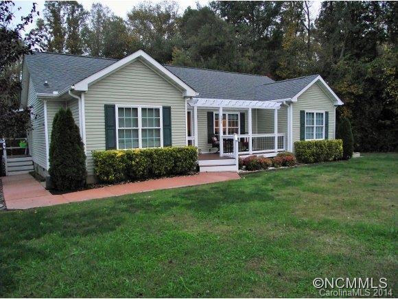 131 West Acorn Drive, Hendersonville, NC 28792