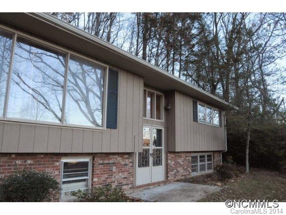 270 Old Homestead Road, Hendersonville, NC 28739