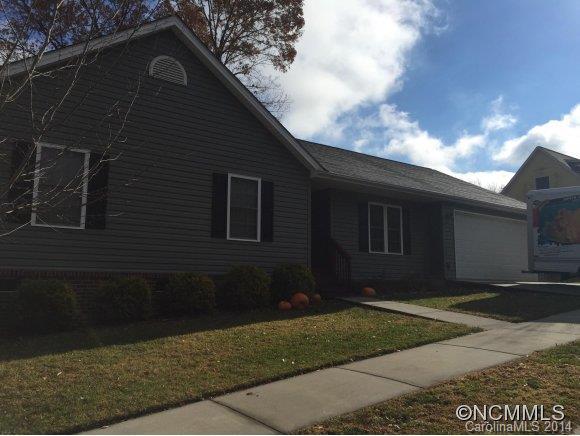 19 Triple H. Dr., Asheville, NC 28806