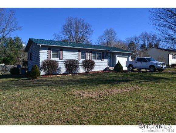 5121 Howard Gap Road, Flat Rock, NC 28731