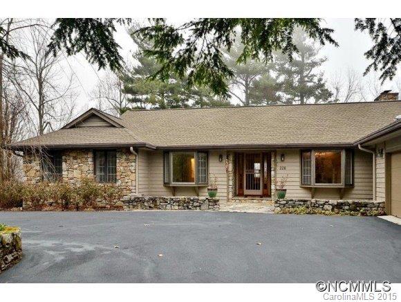 228 Greenleaf Dr., Hendersonville, NC 28731