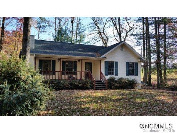 326 Lake Cir Dr., Hendersonville, NC 28792