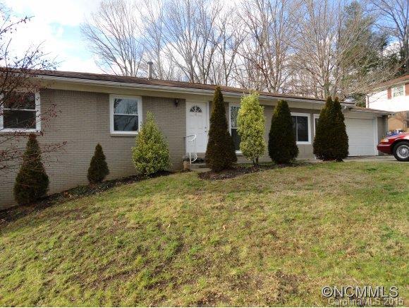 4 Compton Dr, Asheville, NC 28806