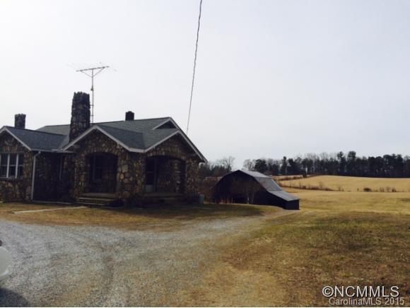 529 Pace Rd., Hendersonville, NC 28792