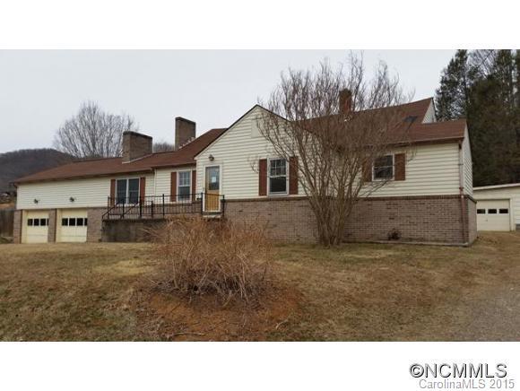 313 Woodlawn Ave., Burnsville, NC 28714