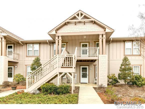 2104 Deermouse Way, Hendersonville, NC 28792