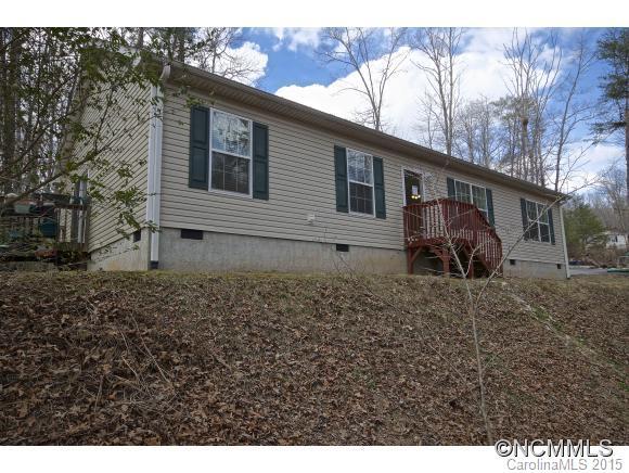 173 Sawyer Lane, Horse Shoe, NC 28742