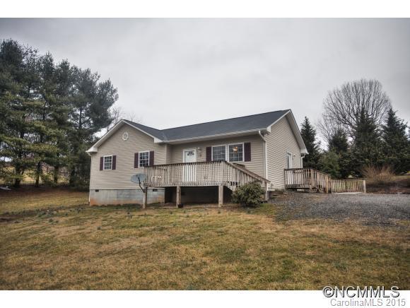 18 Barclay Rd., Candler, NC 28715