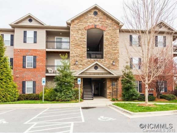 525 Appeldoorn Cir., Asheville, NC 28803