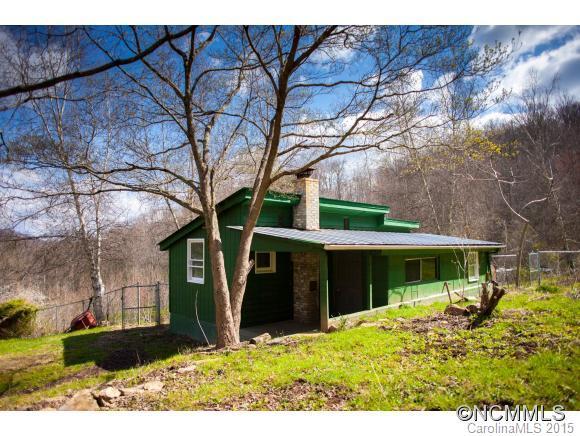 8 Shirleys Way, Leicester, NC 28748