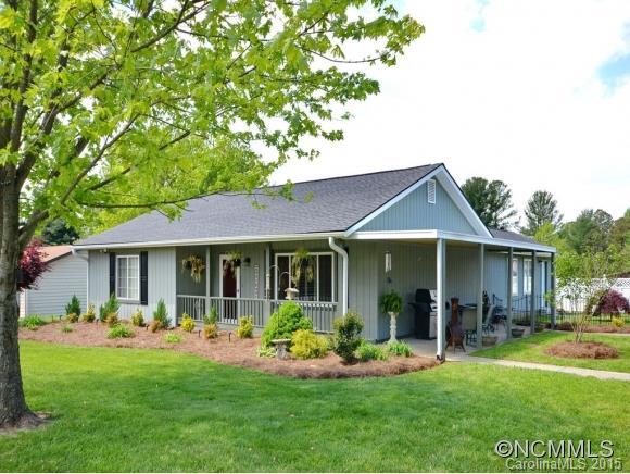 10 Apple Blossom Ln., Hendersonville, NC 28792