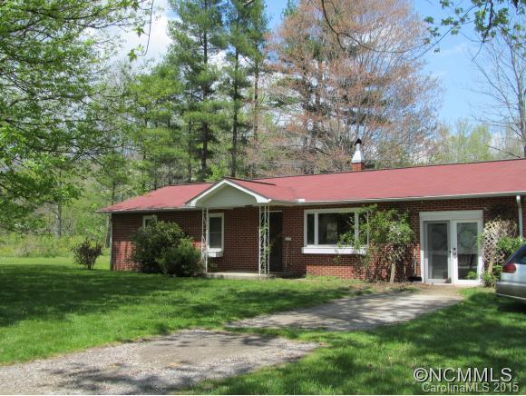 2235 White Oak Rd., Burnsville, NC 28714