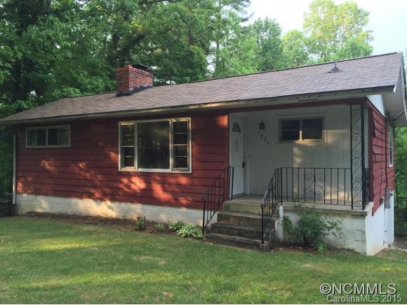 1235 Pine Spring Dr, Hendersonville, NC 28739