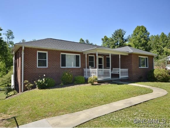 529 Wickens Dr., Hendersonville, NC 28791