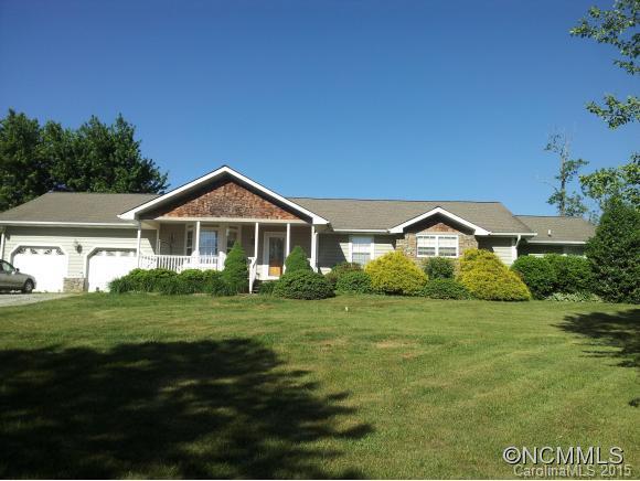 555 Lancaster Rd., Hendersonville, NC 28792