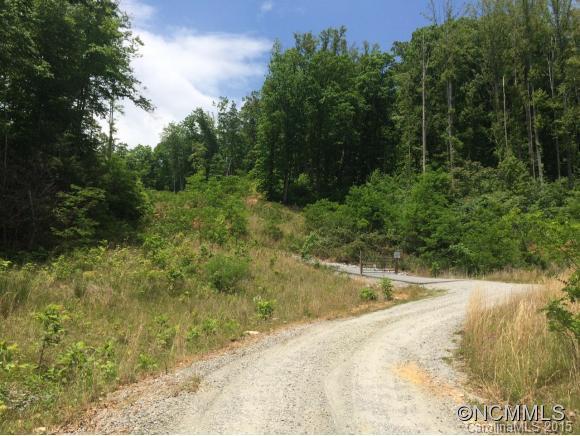 429 Bearwallow Mountain Rd., Hendersonville, NC 28792